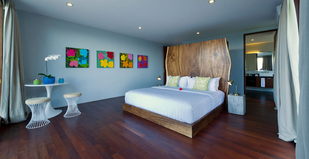Malimbu Cliff Villa - Upstairs guest bedroom
